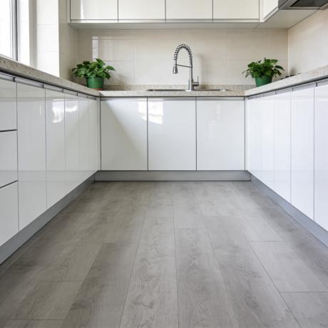 厨房石塑地板哪款耐脏